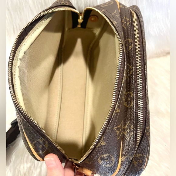 Authenticated Louis Vuitton Reporter PM Messenger Crossbody Shoulder Travel Bag - Picture 10 of 15